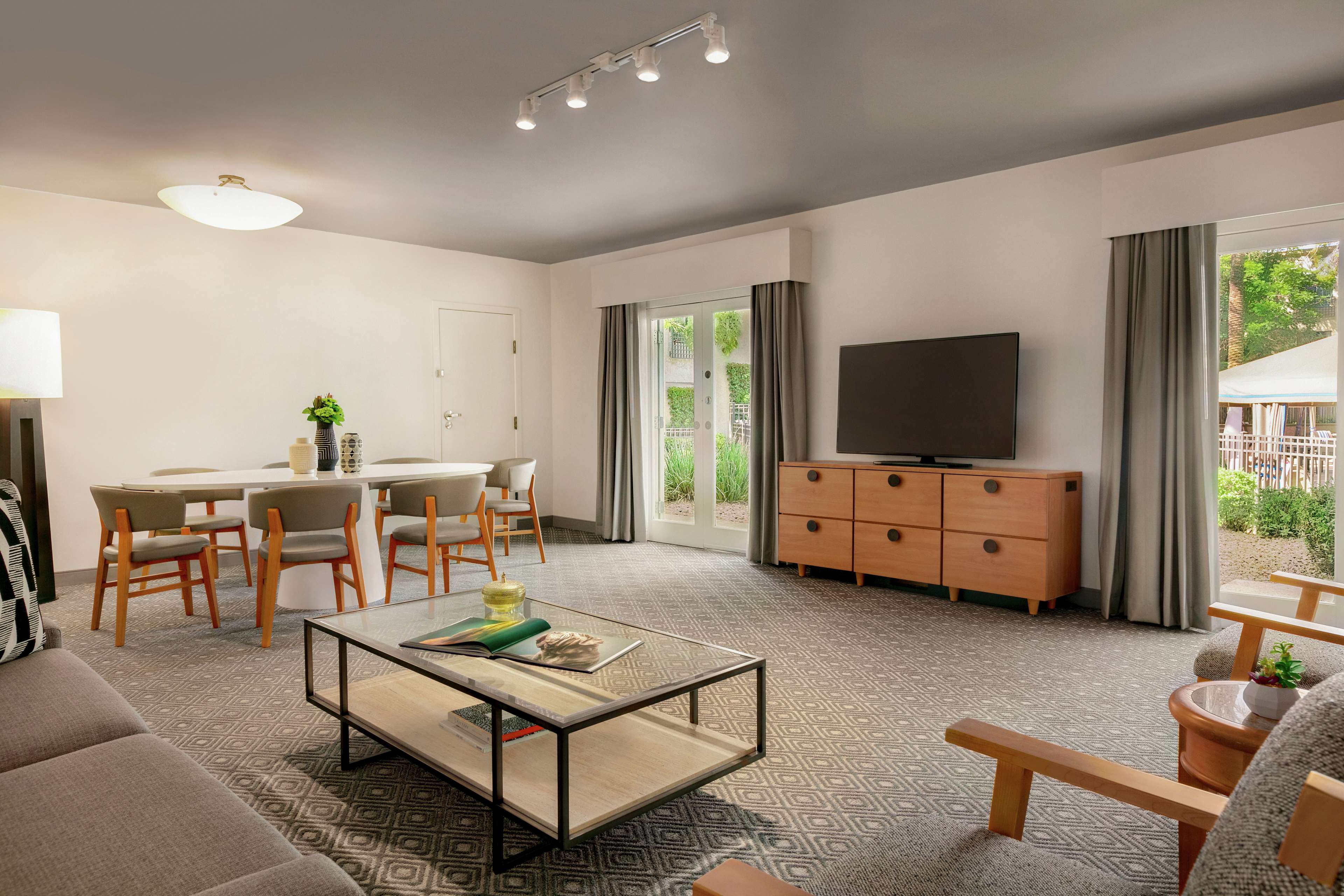 Фото Hilton Scottsdale Resort & Villas