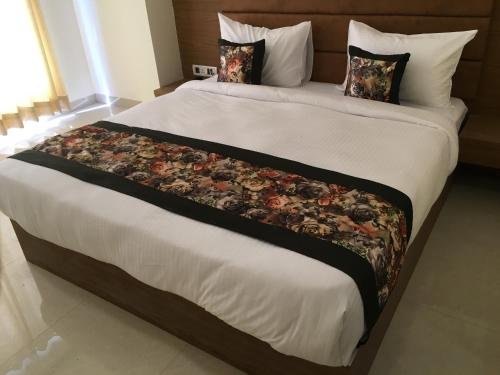 Фото Hotel D'Capitol Delhi Airport