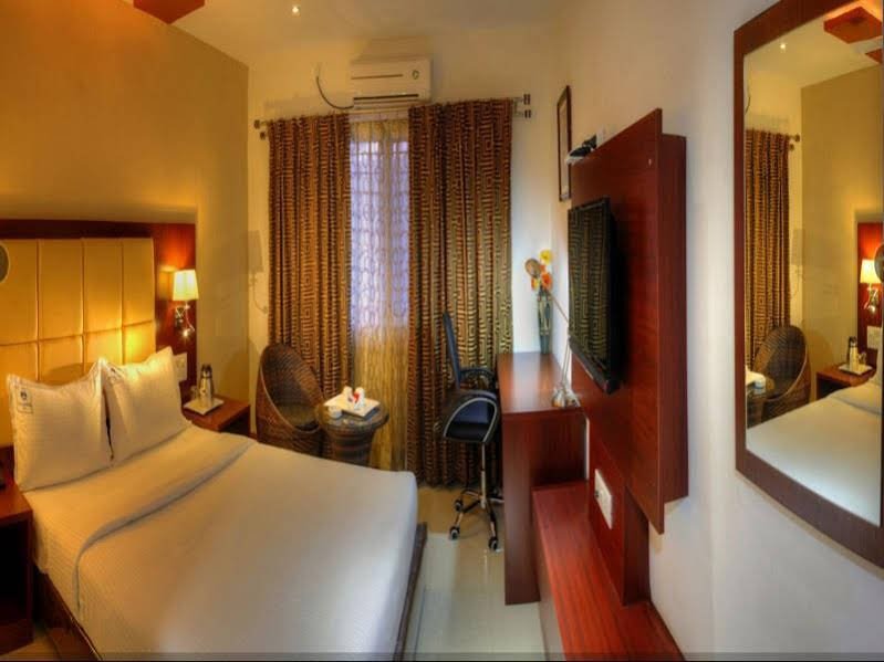 Фото Hotel Rajmahal Inn