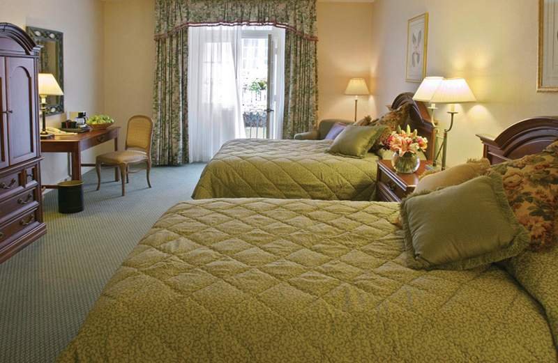 Фото Bienville House