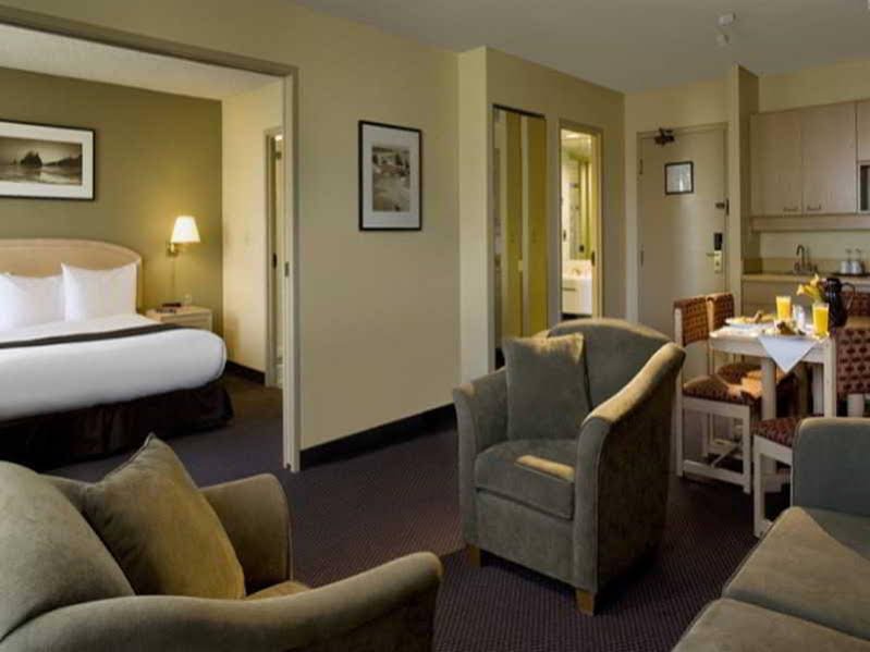 Фото Best Western Plus Vancouver Airport Hotel
