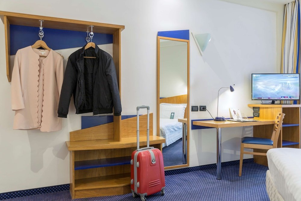 Фото B&B Hotel Roma Tuscolana San Giovanni