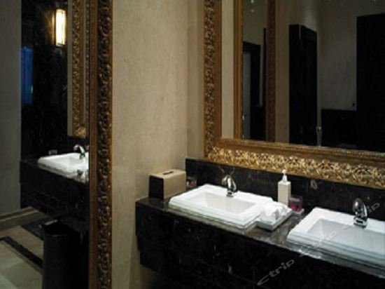 Фото Gulliver's Tavern Hotel