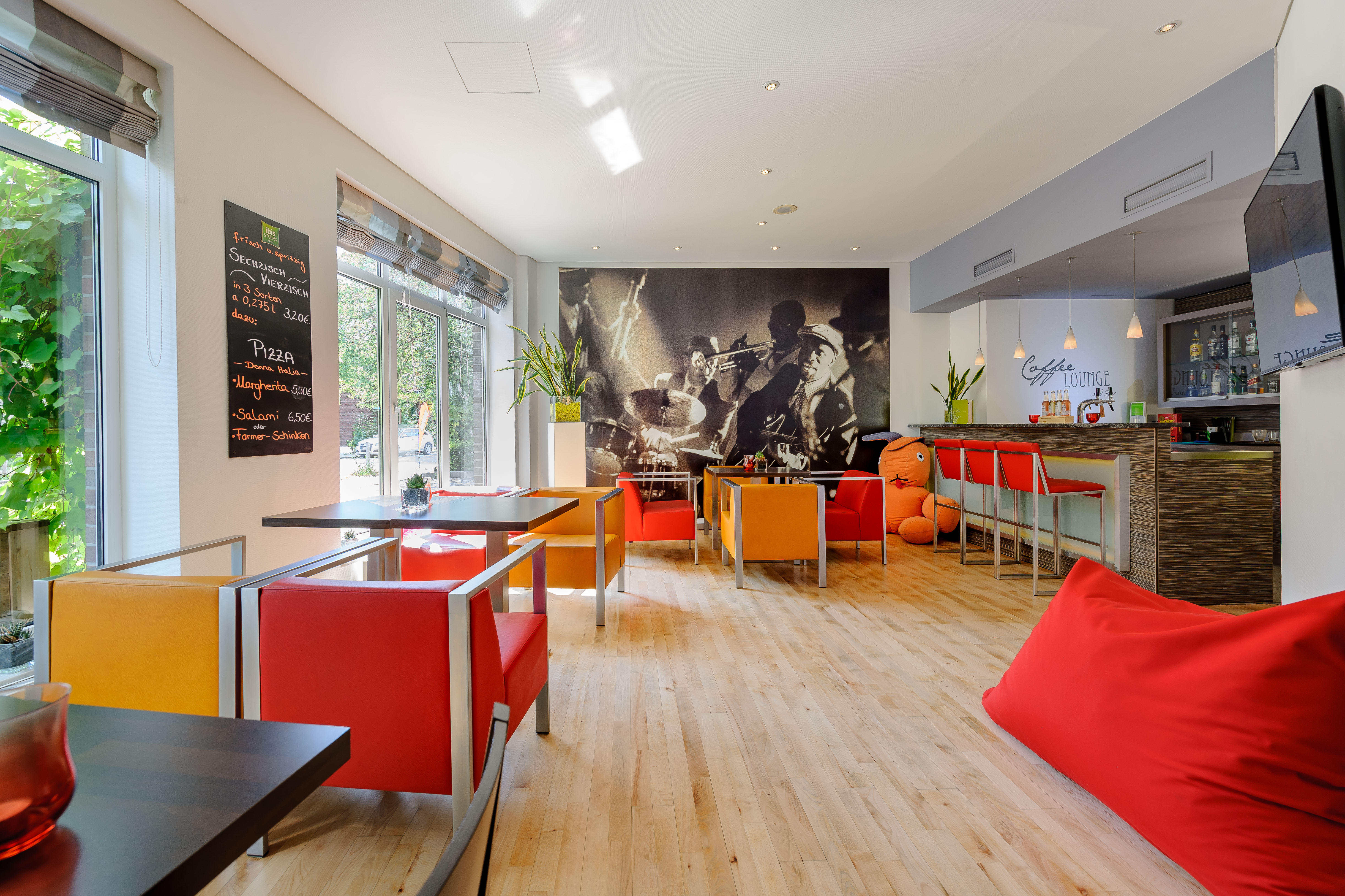 Фото Ibis Styles Hamburg Alster City