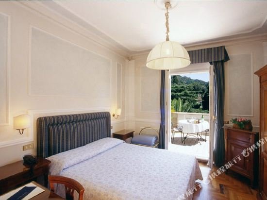 Фото Hotel Flora