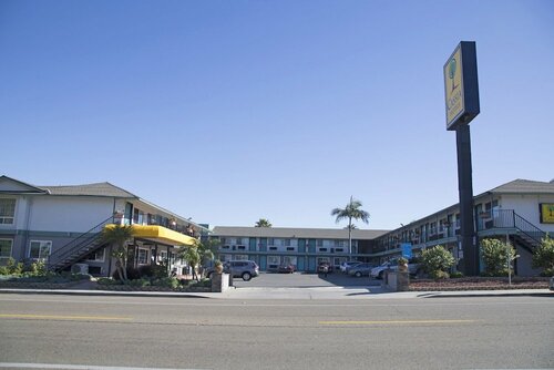 Гостиница Cassia Hotels San Diego Naval Base в Нейшнел Сити