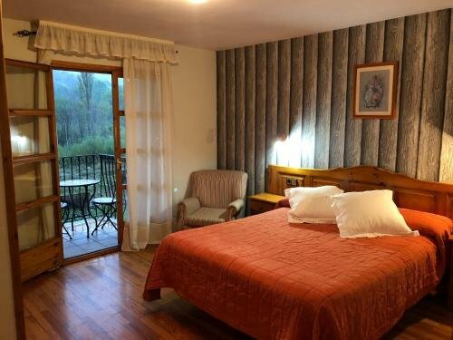 Гостиница Hotel Eriste в Арагоне