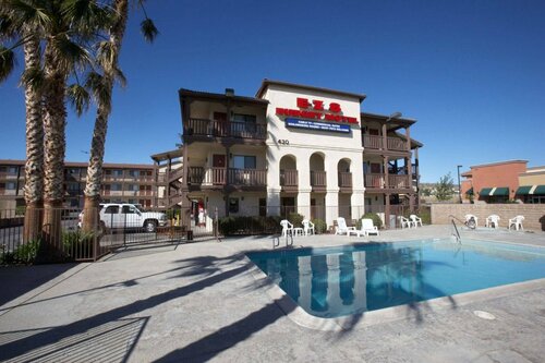 Гостиница Palms Inn & Suites в Палмдэйле