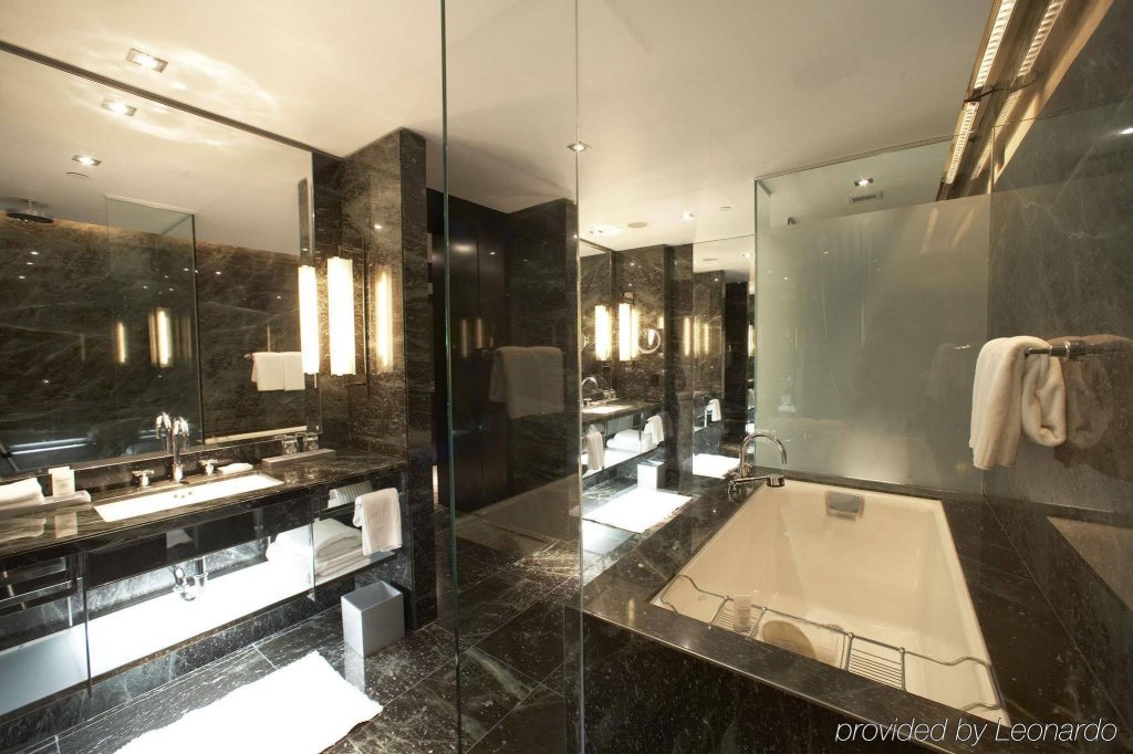 Фото The Hazelton Hotel