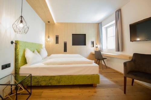 Фото Hotel Goldene Traube