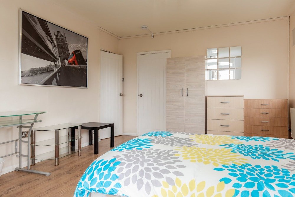 Фото Queensland House Deluxe Guest Room