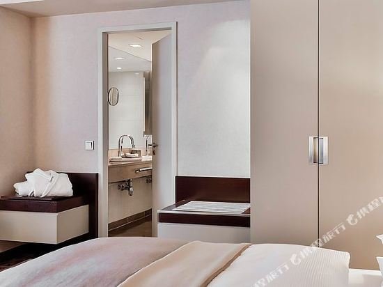 Фото Dorint Hotel am Heumarkt Cologne