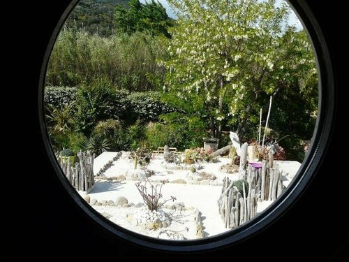 Гостиница Hotel Le Grand Pavois в Тулоне