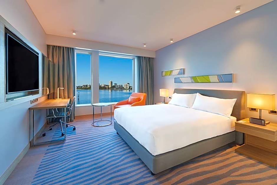 Фото DoubleTree by Hilton Perth Waterfront