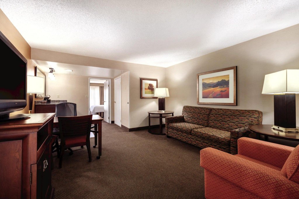 Фото Embassy Suites by Hilton Milpitas Silicon Valley