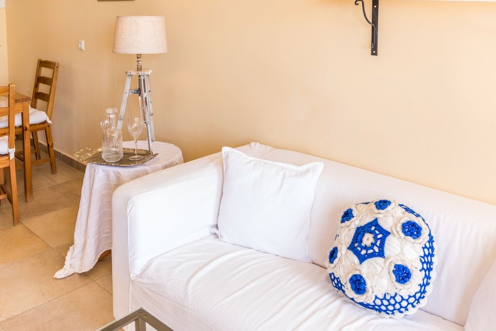 Фото Lemon Tree Corfu Apartments by Konnect