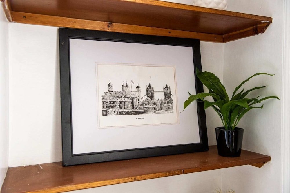 Фото Modern 2br Home on the Royal Mile!