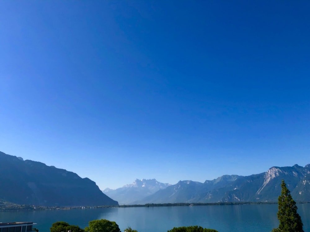 Фото Montreux Lake View Apartments City Centre