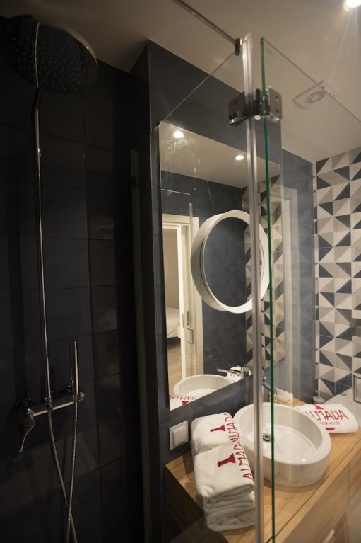 Фото Almada Wine House