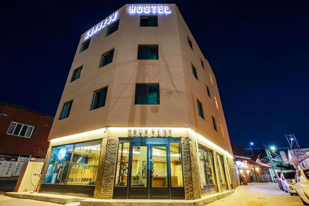 Фото отеля 1