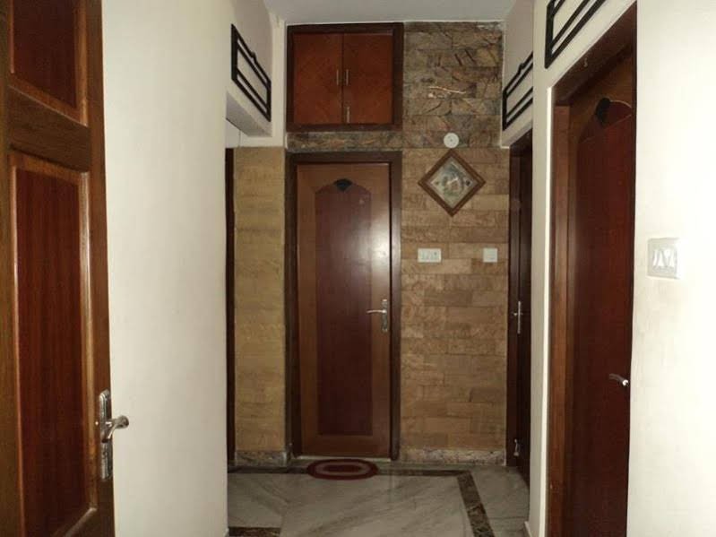 Фото Goroomgo Priyanshu Guest House Ruby