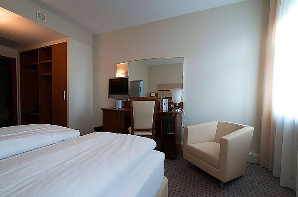 Фото Hotel Am Blauen Wunder