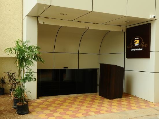 Фото Iroomz Hotel Sr Grand