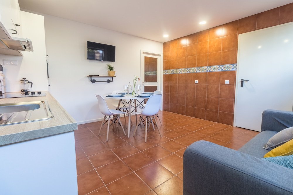 Фото House and People - Rua da Taxa