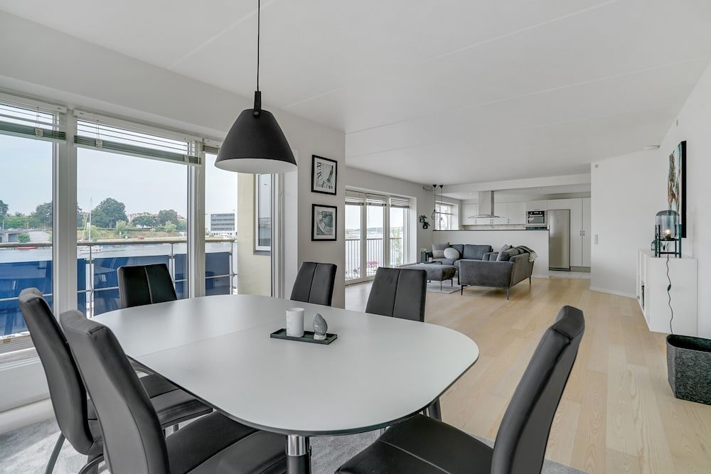 Фото Luxury City Harbour apartment 2 bedroom