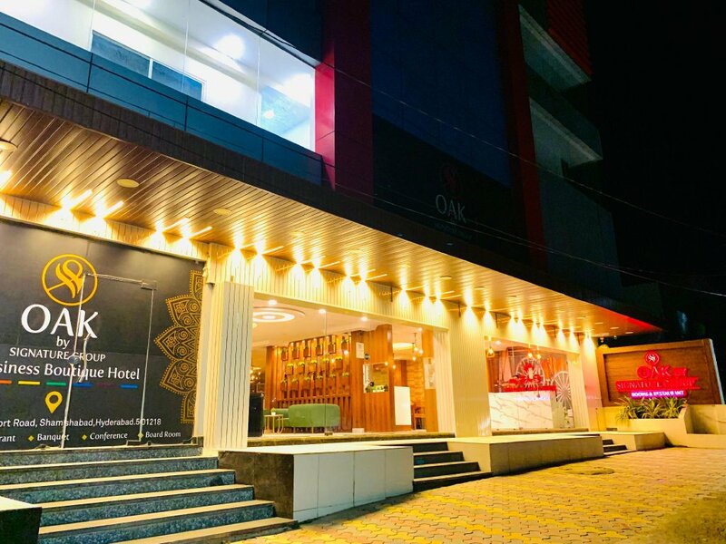 Гостиница Hotel Oak by signature Airport Zone