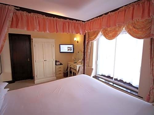 Фото The Pilgrims Hotel