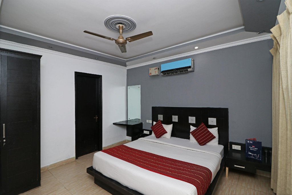 Фото Oyo 6895 Hotel Cybercity Rooms & Suites