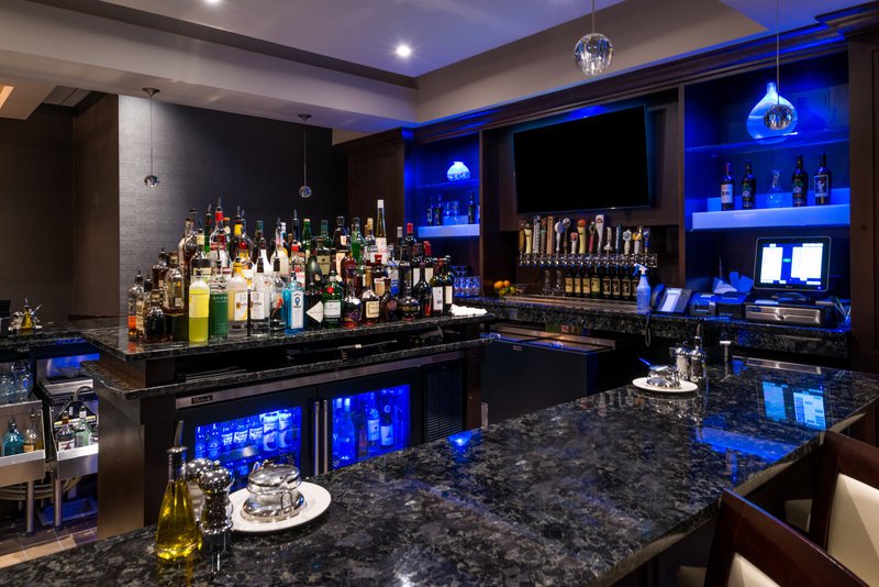 Фото Holiday Inn & Suites Farmington Hills - Detroit Nw