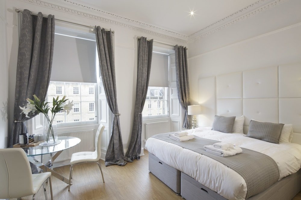 Фото Hanover 71 Suites