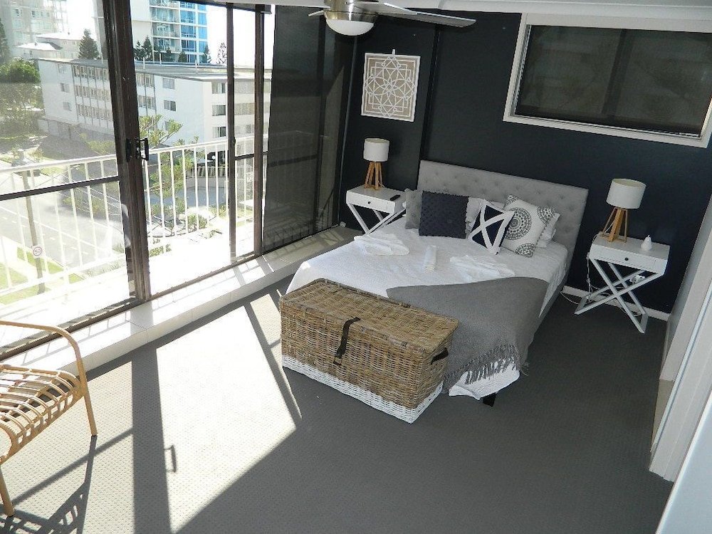 Фото Queensleigh Apartment