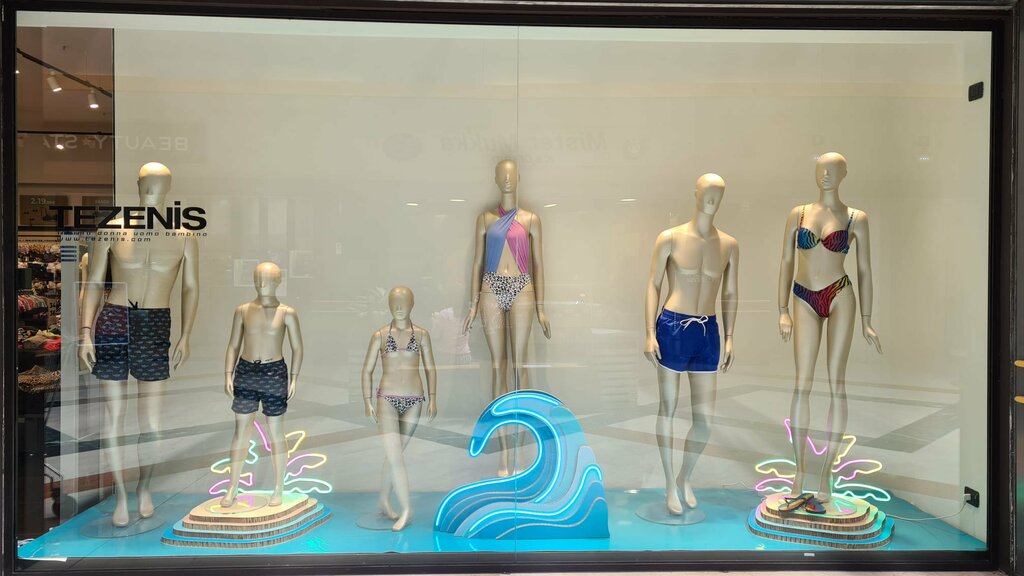 Clothing store Tezenis, Piedmont, photo