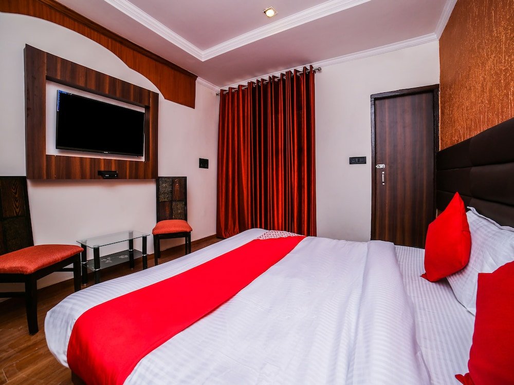Фото Oyo 26589 Hotel Royal Town