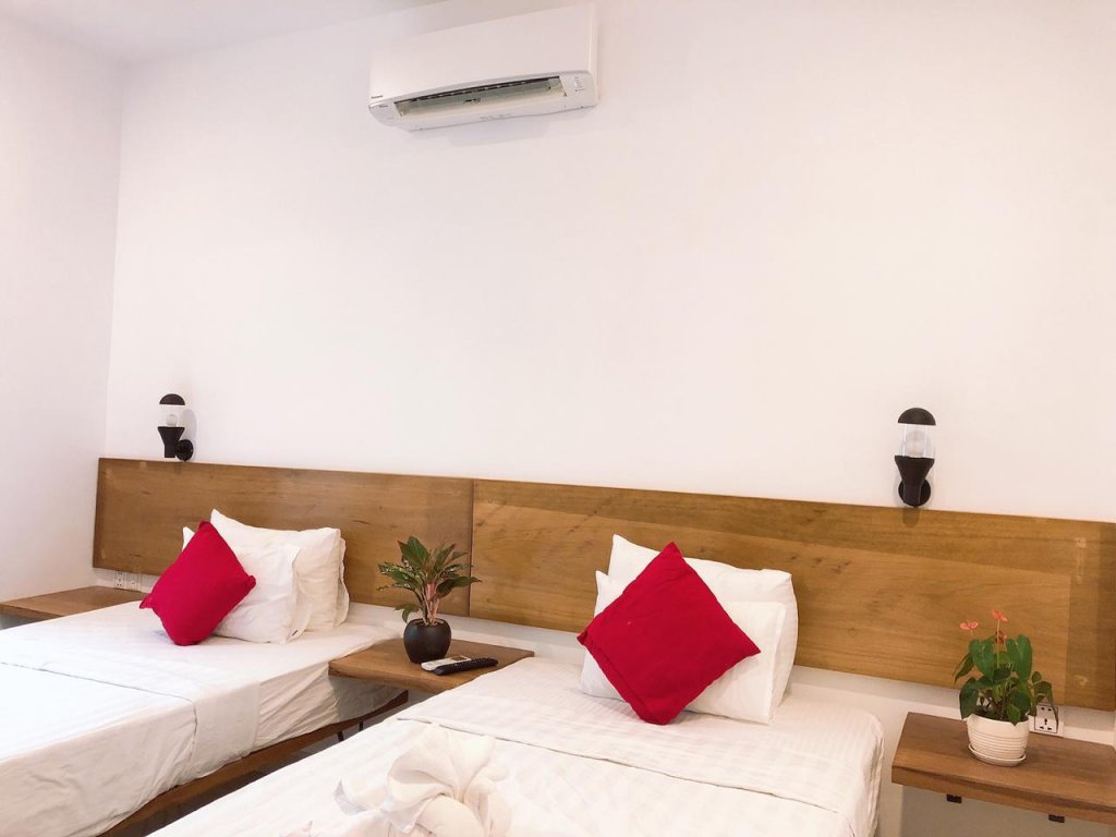 Фото Poolside Villa - Hostel