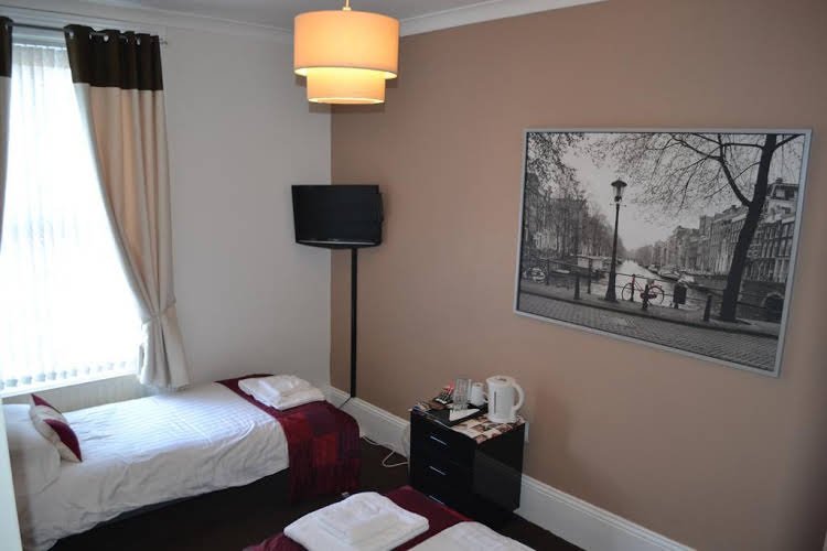 Фото The Acorn Guest House