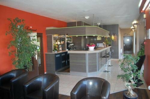 Гостиница Hôtel Restaurant des portes de Meuse в Коммерси