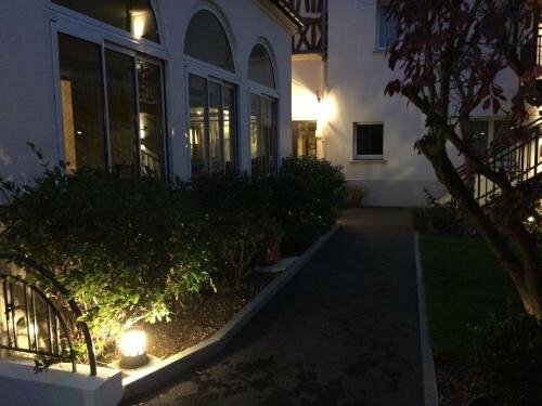 Гостиница Hôtel Pasteur в Шалон-ан-Шампани