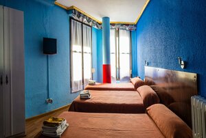 Hostal Londres (Valdefresno, Avenida Roma, 1), hotel