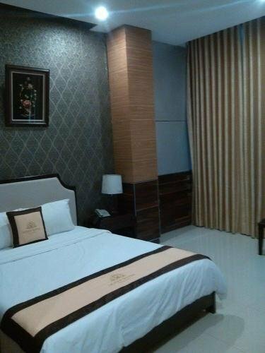 Queen Hotel