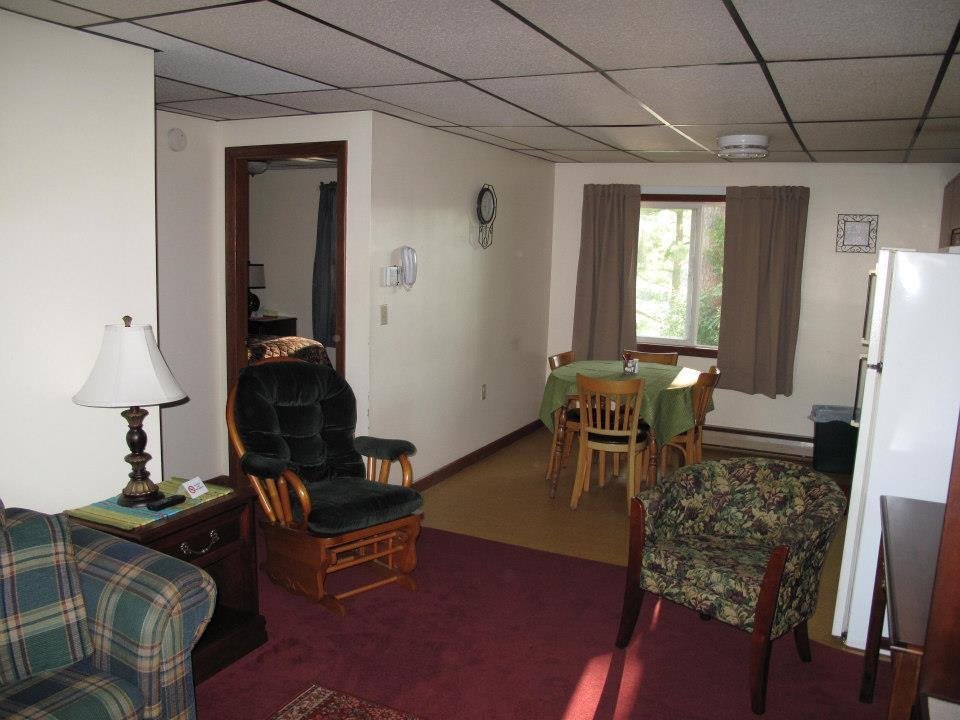 Фото Milford Motel On The River