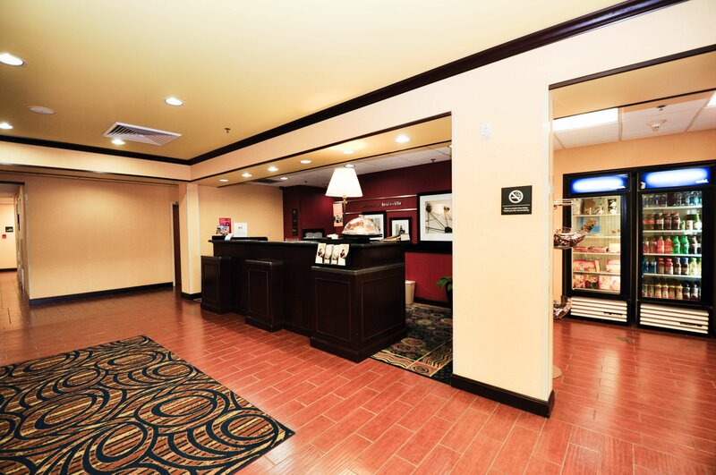Гостиница Hampton Inn & Suites Louisville East