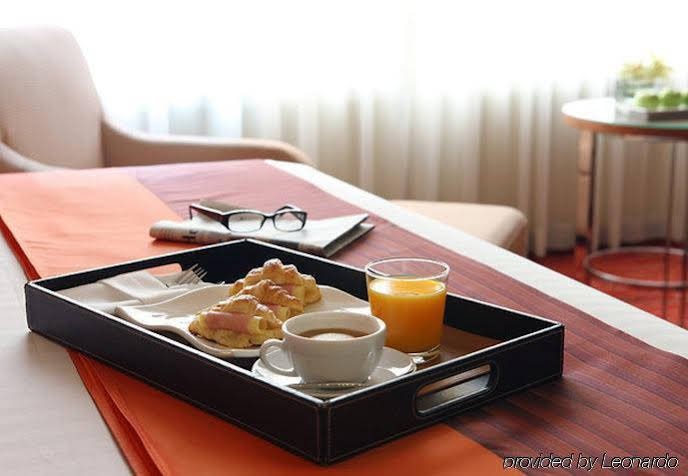 Фото Holiday Inn Hotel & Suites Anaheim, an Ihg Hotel