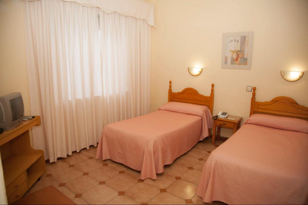 Фото Hostal Paris