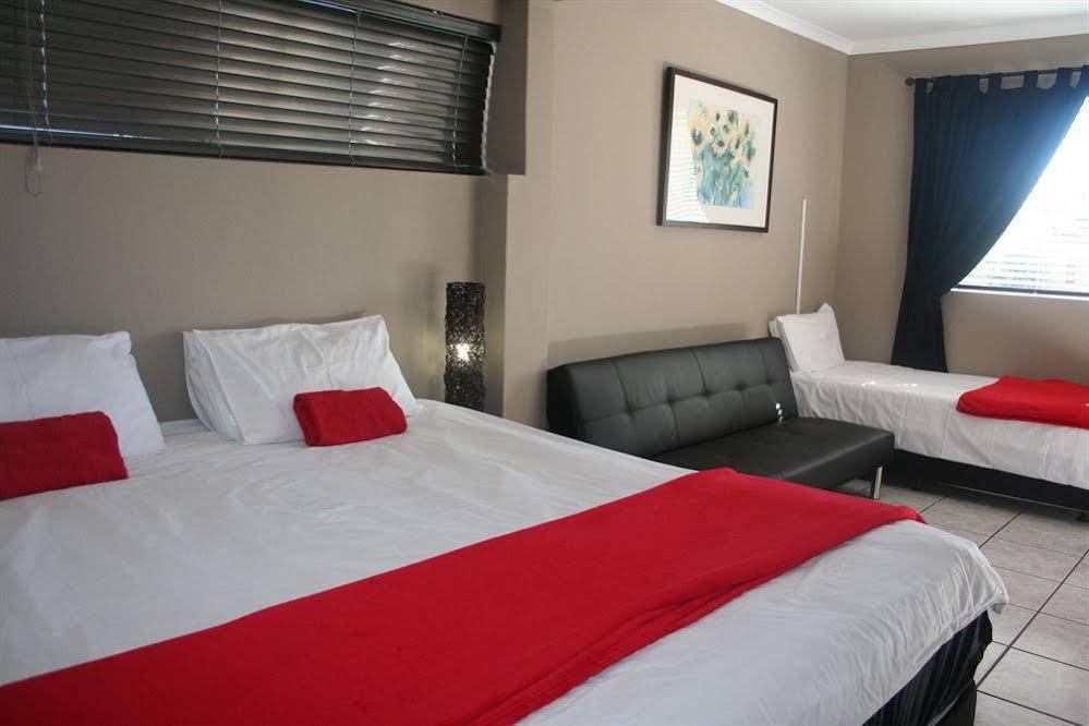 Фото Colors of Cape Town Lodge