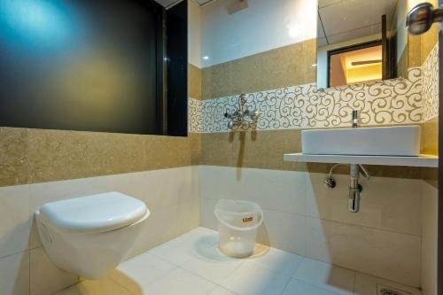 Фото Oyo 4256 Hotel Rajmahal