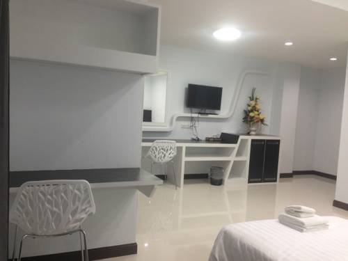 Фото Praiyanan Place Hotel